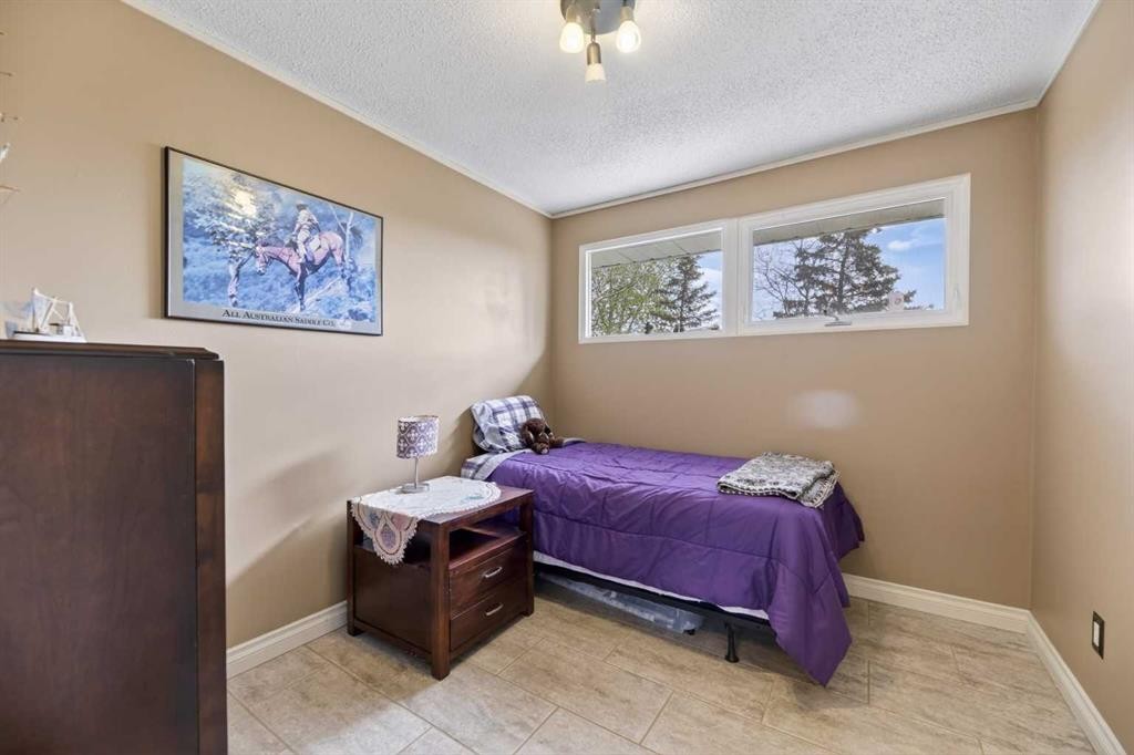 Highway 791, Rural Mountain View County, AB - Indoor Photo Showing Bedroom