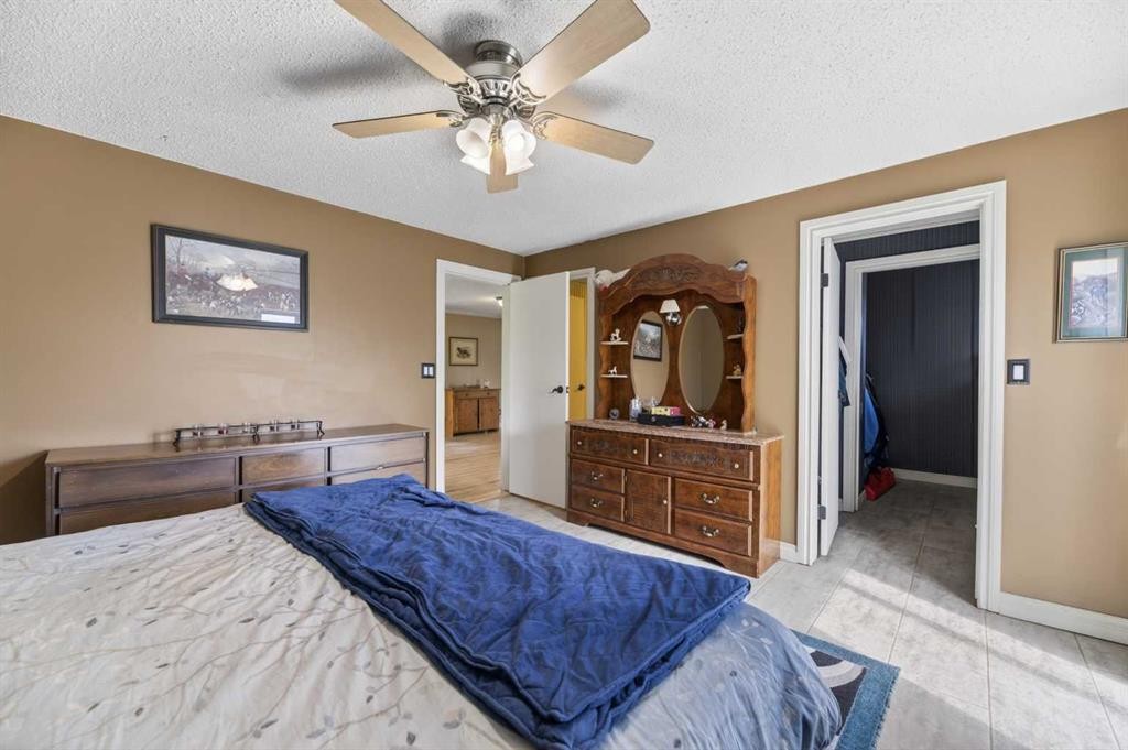Highway 791, Rural Mountain View County, AB - Indoor Photo Showing Bedroom