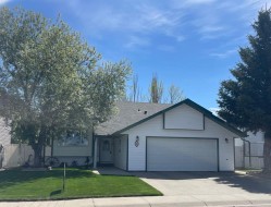 16 Upland Street WESTBrooks, AB T1R 1J8