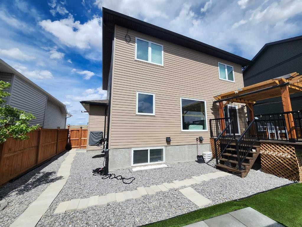 153 10 Avenue, Drumheller, AB - Outdoor With Exterior