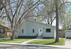 320 3 Street WESTBrooks, AB T1R 0E7