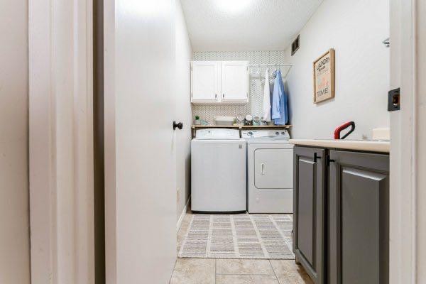 463 3 Avenue, Drumheller, AB - Indoor Photo Showing Laundry Room