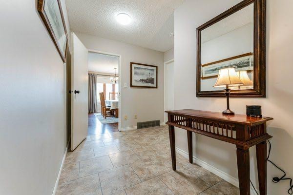 463 3 Avenue, Drumheller, AB - Indoor Photo Showing Other Room