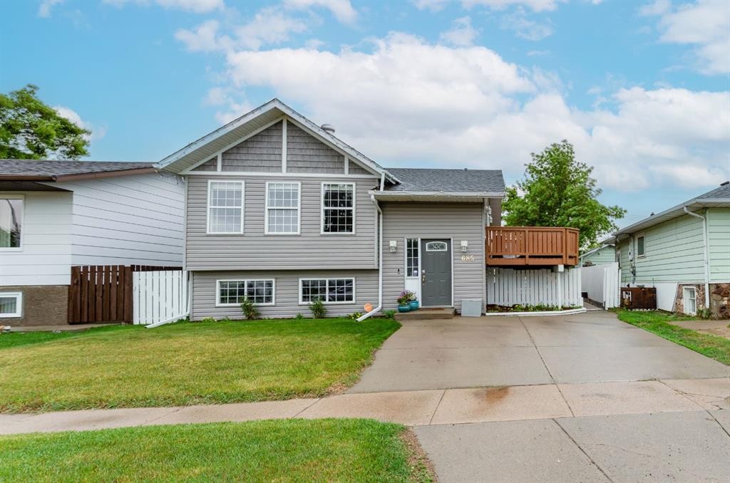 685 3 Avenue West, Drumheller, AB