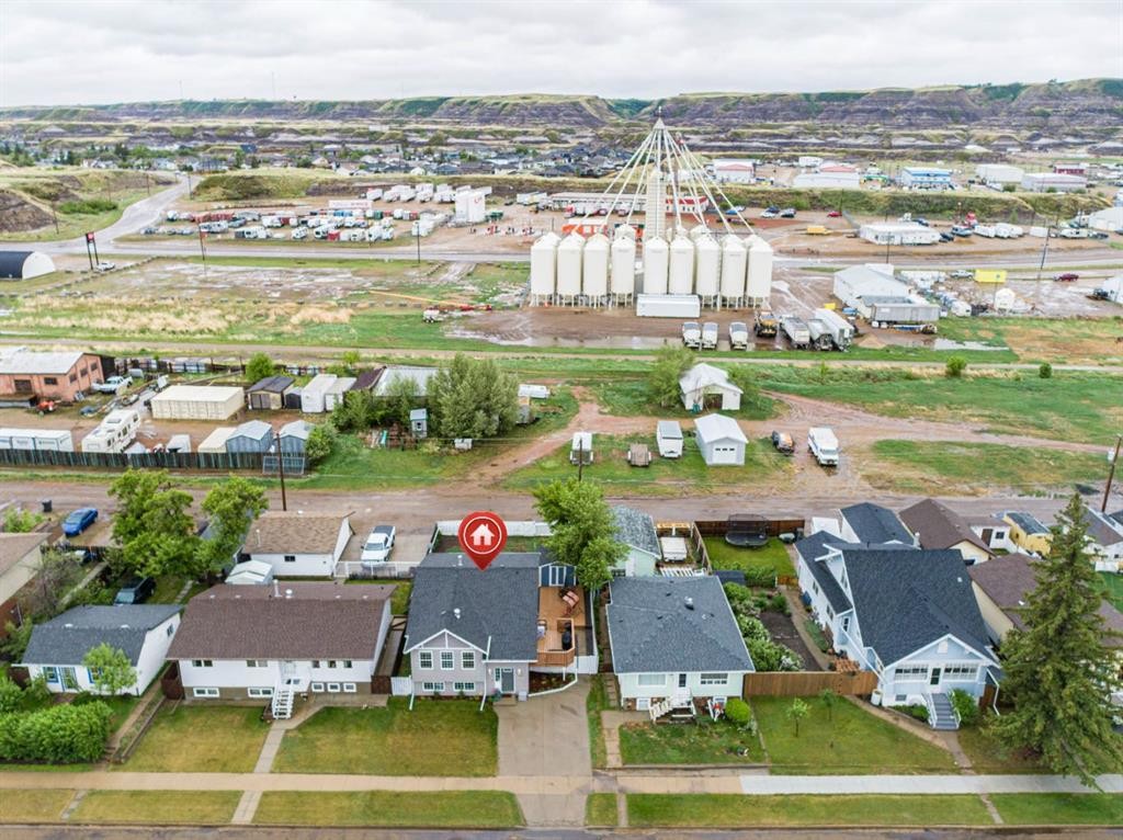 685 3 Avenue West, Drumheller, AB