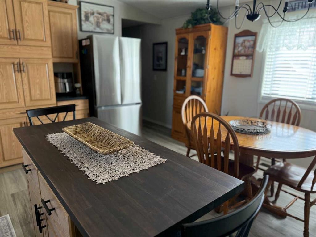 11-300 Railway Avenue, Duchess, AB