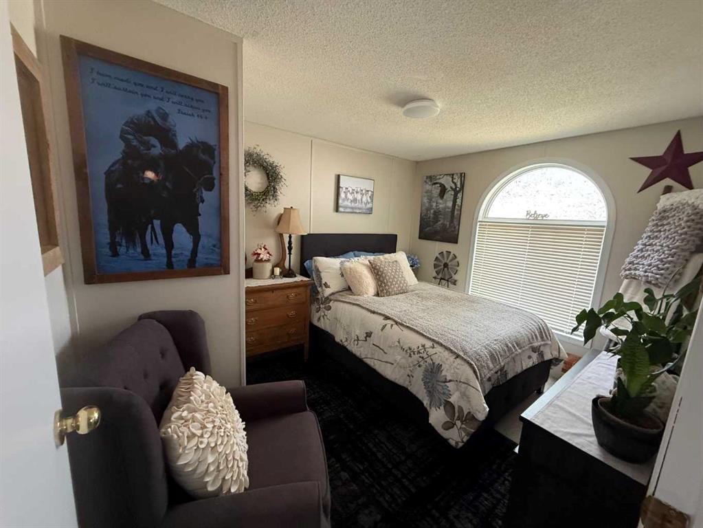 11-300 Railway Avenue, Duchess, AB