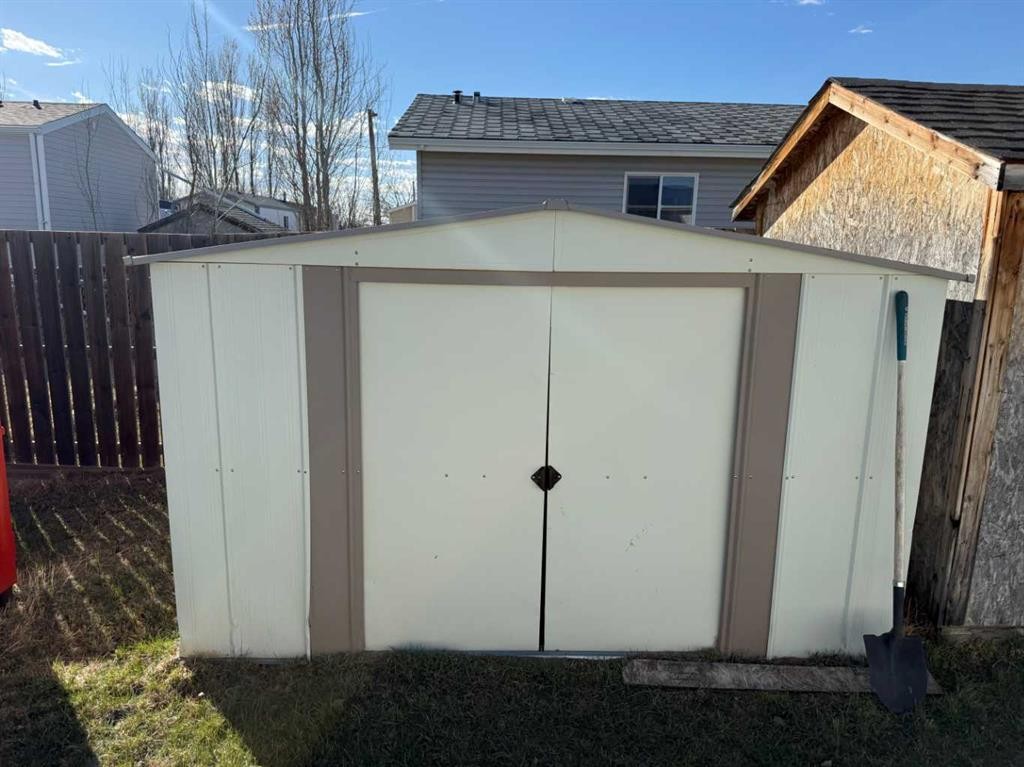 11-300 Railway Avenue, Duchess, AB