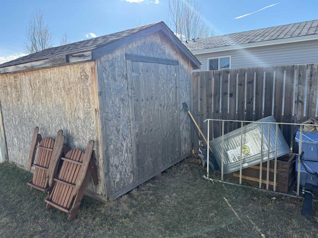 11-300 Railway Avenue, Duchess, AB