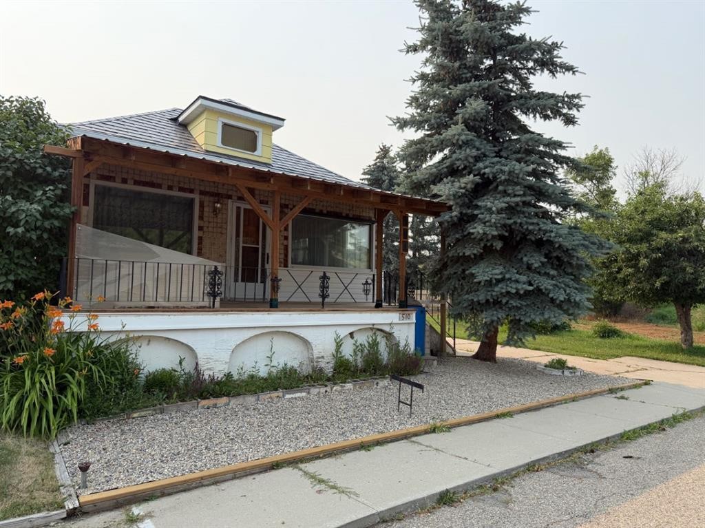 510 Bruce Avenue, Carbon, AB - Outdoor With Deck Patio Veranda