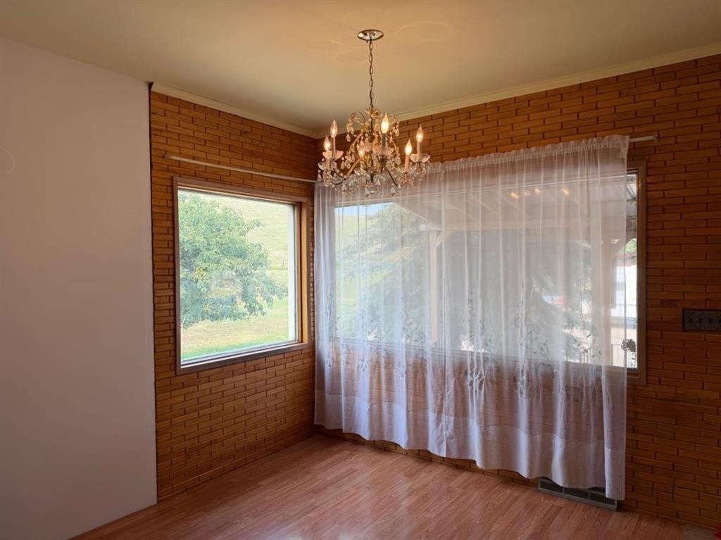 510 Bruce Avenue, Carbon, AB - Indoor Photo Showing Other Room