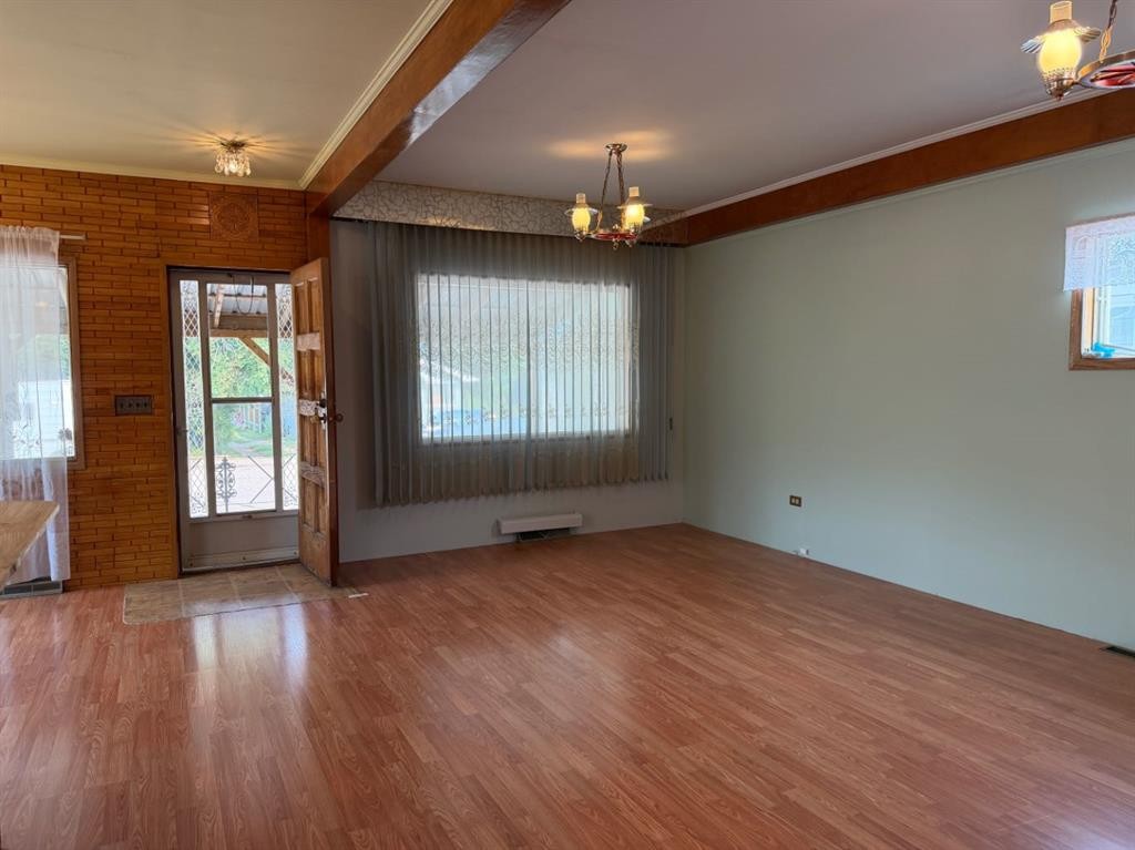 510 Bruce Avenue, Carbon, AB - Indoor Photo Showing Other Room