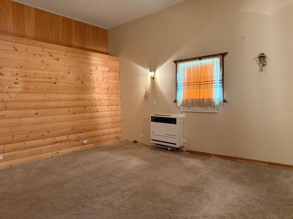 510 Bruce Avenue, Carbon, AB - Indoor Photo Showing Other Room