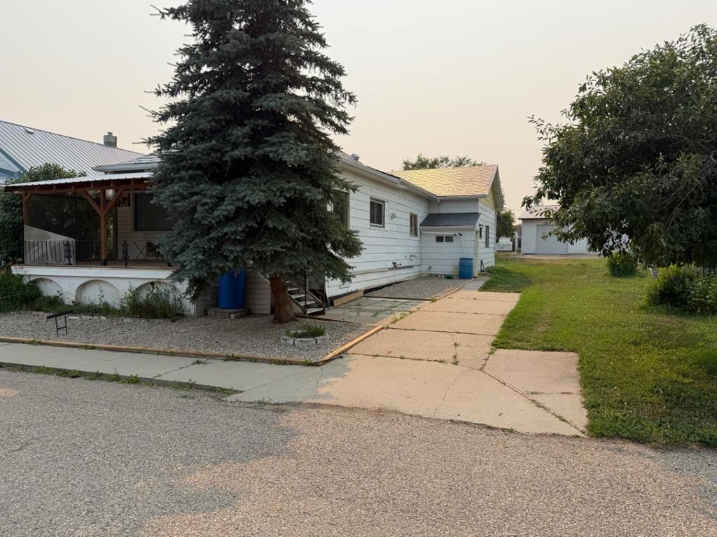 510 Bruce Avenue, Carbon, AB - Outdoor