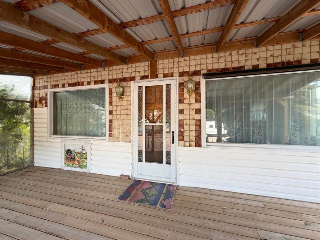 510 Bruce Avenue, Carbon, AB - With Deck Patio Veranda With Exterior