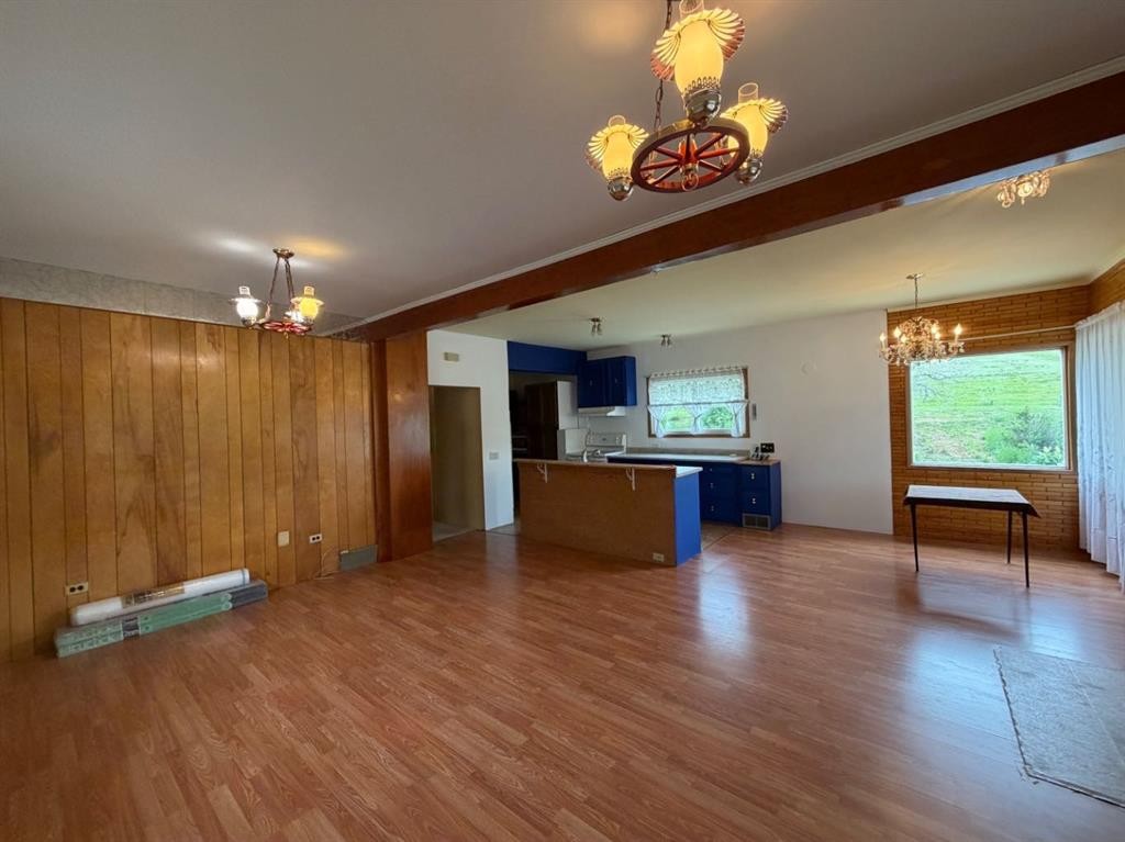 510 Bruce Avenue, Carbon, AB - Indoor