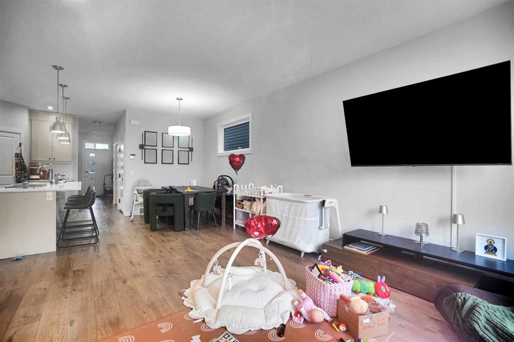 44 Seton Villas Se, Calgary, AB - Indoor