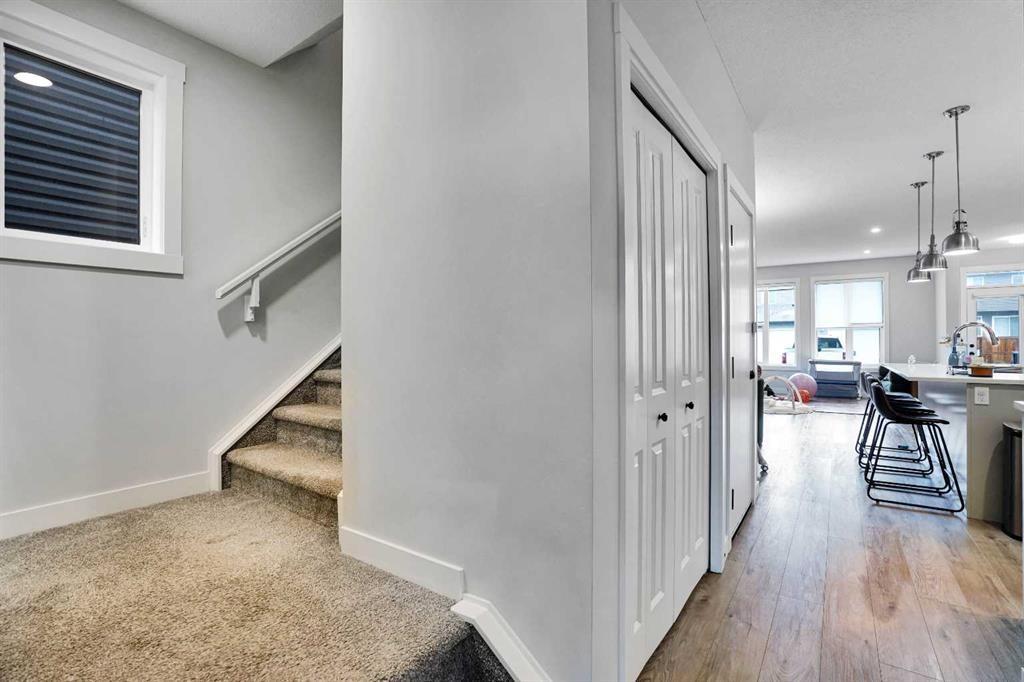 44 Seton Villas Se, Calgary, AB - Indoor Photo Showing Other Room