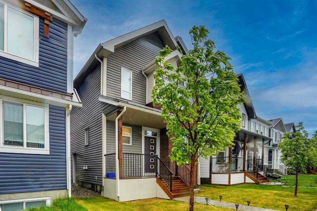 44 Seton Villas Se, Calgary, AB - Outdoor