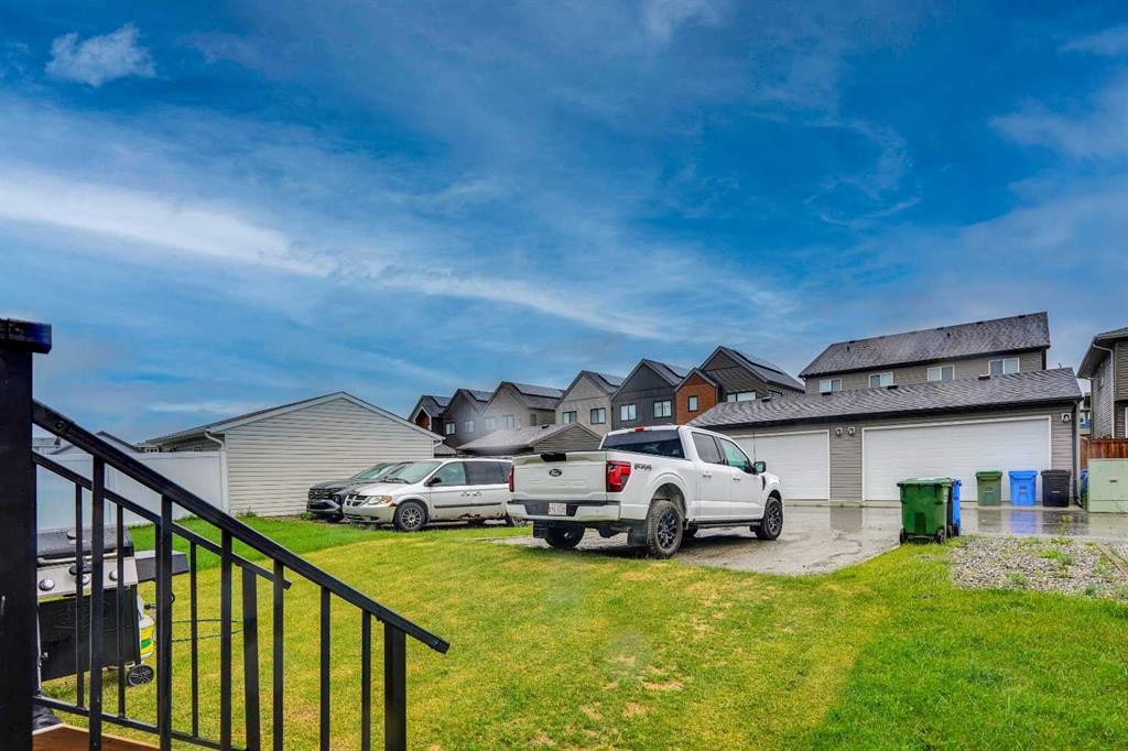 44 Seton Villas Se, Calgary, AB - Outdoor