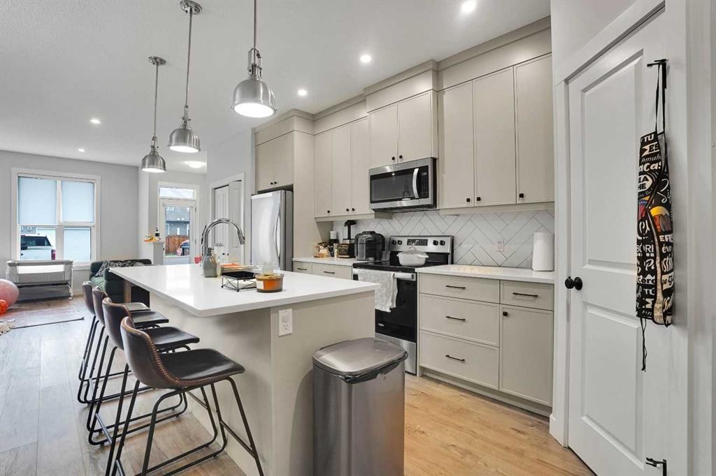 44 Seton Villas Se, Calgary, AB - Indoor Photo Showing Kitchen With Upgraded Kitchen