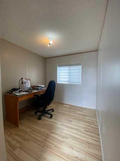 30 Lake Stafford Crescent East, Brooks, AB