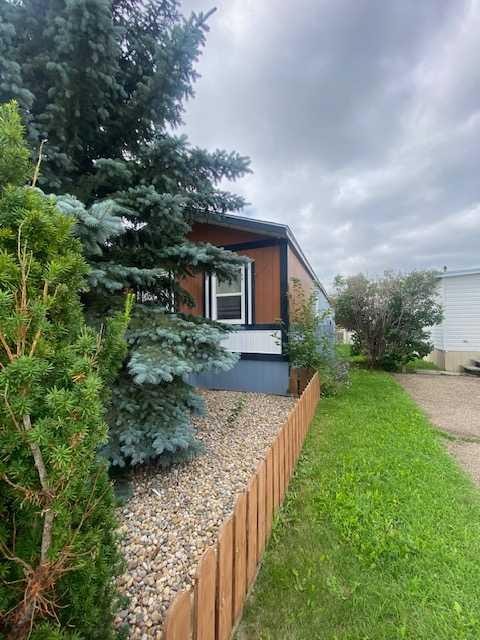 30 Lake Stafford Crescent East, Brooks, AB