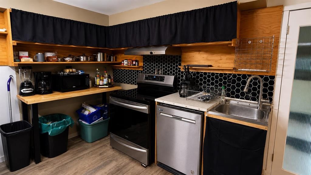 813 Centre, Hanna, AB