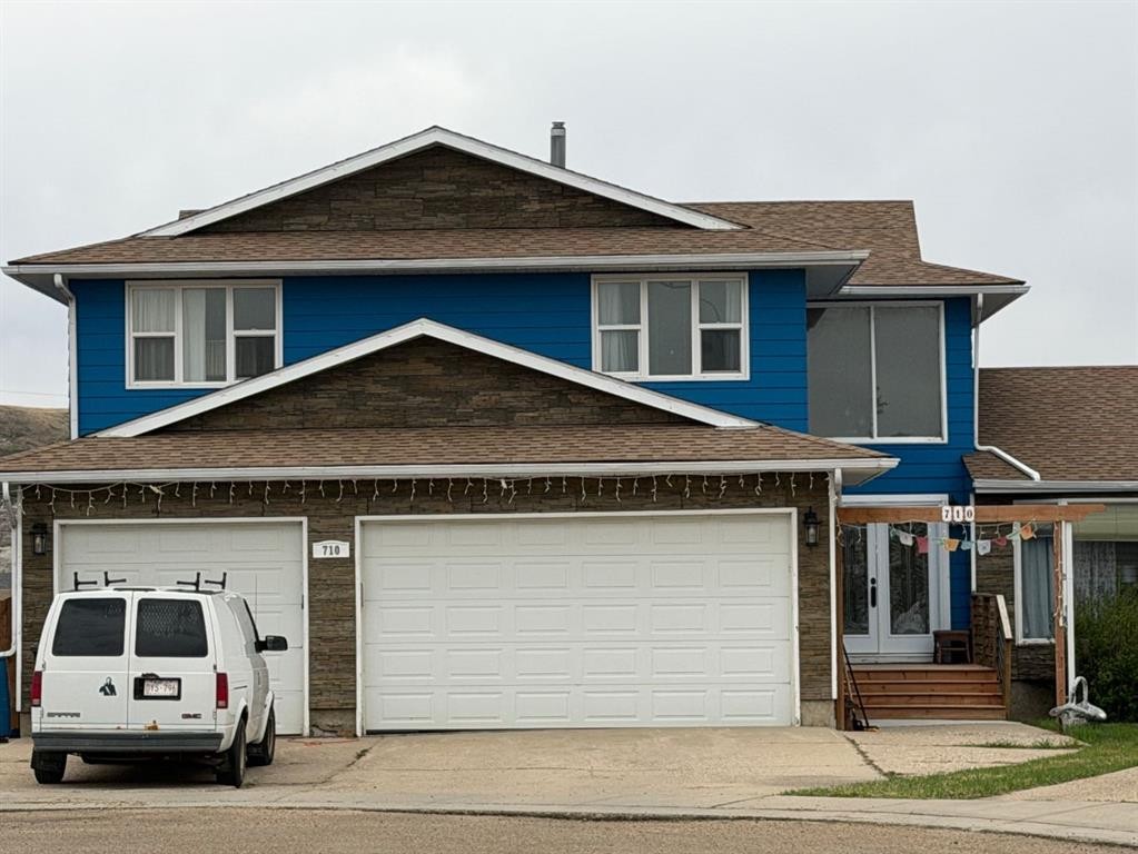710 Bankview Close, Drumheller, AB