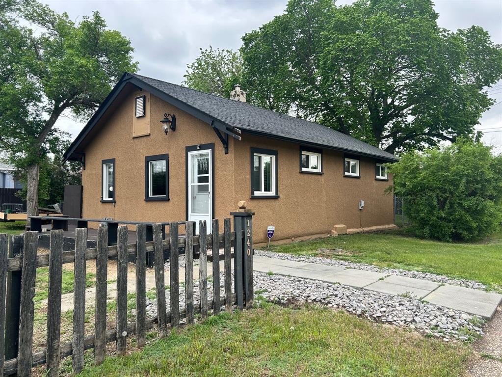 1240 Newcastle Trail, Drumheller, AB
