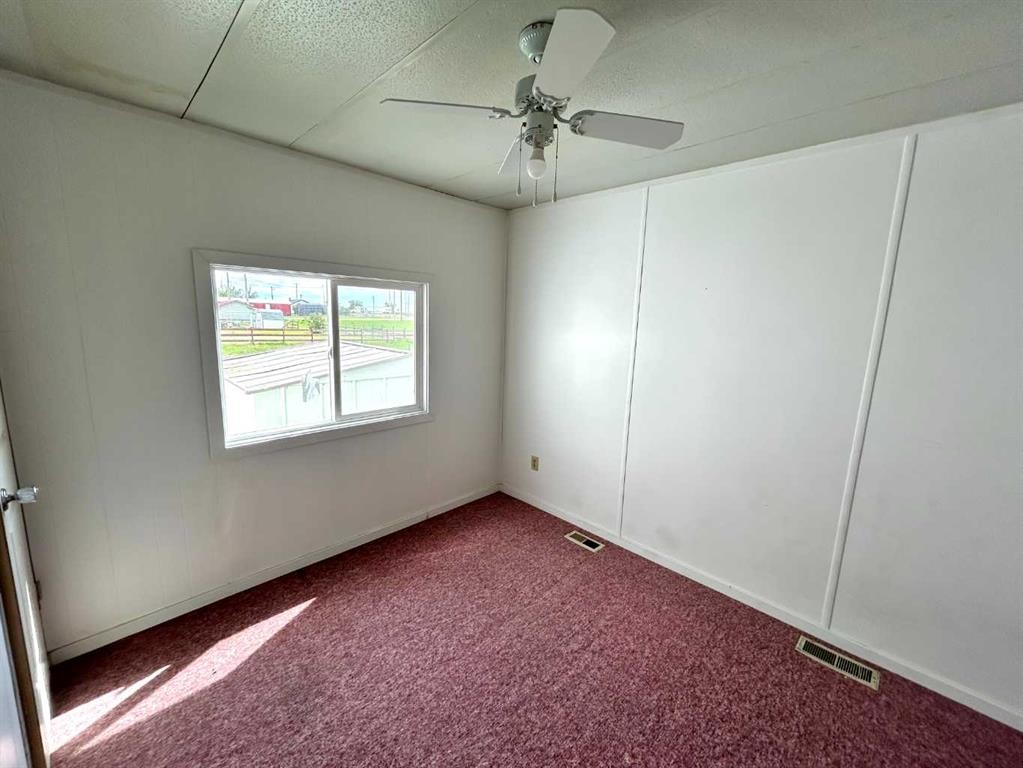 441 2 Street, Suffield, AB