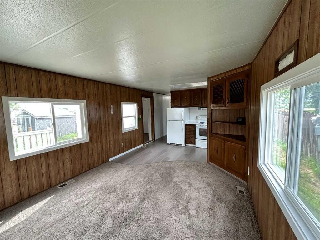 441 2 Street, Suffield, AB