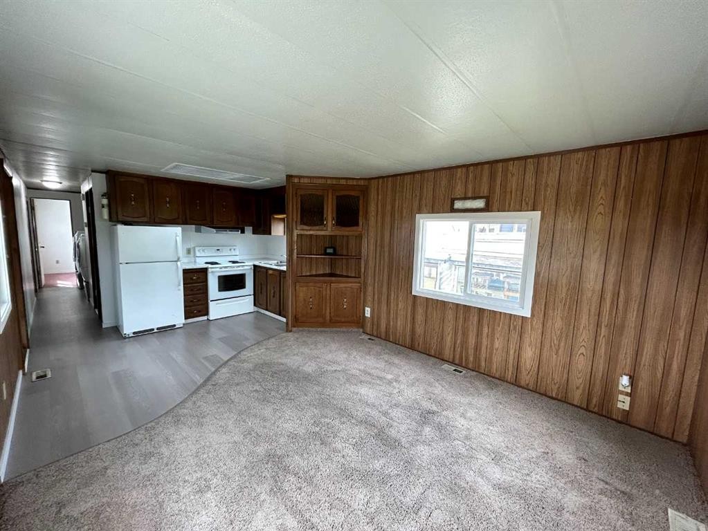 441 2 Street, Suffield, AB