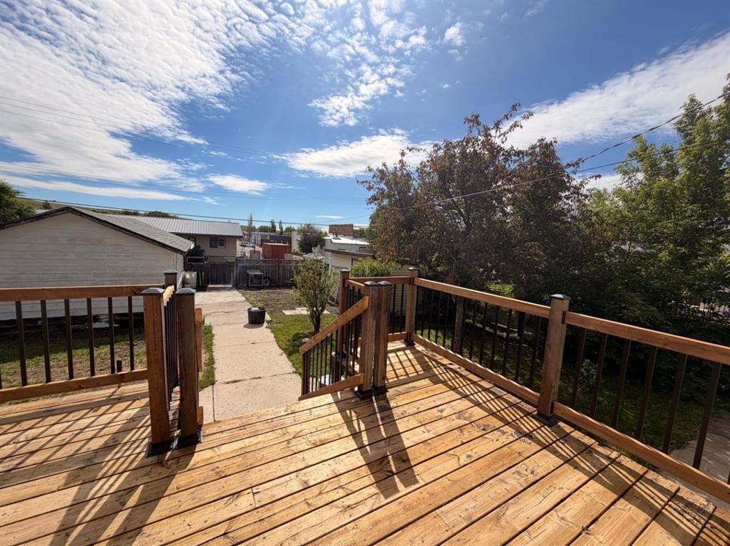 423 Bruce Avenue, Carbon, AB