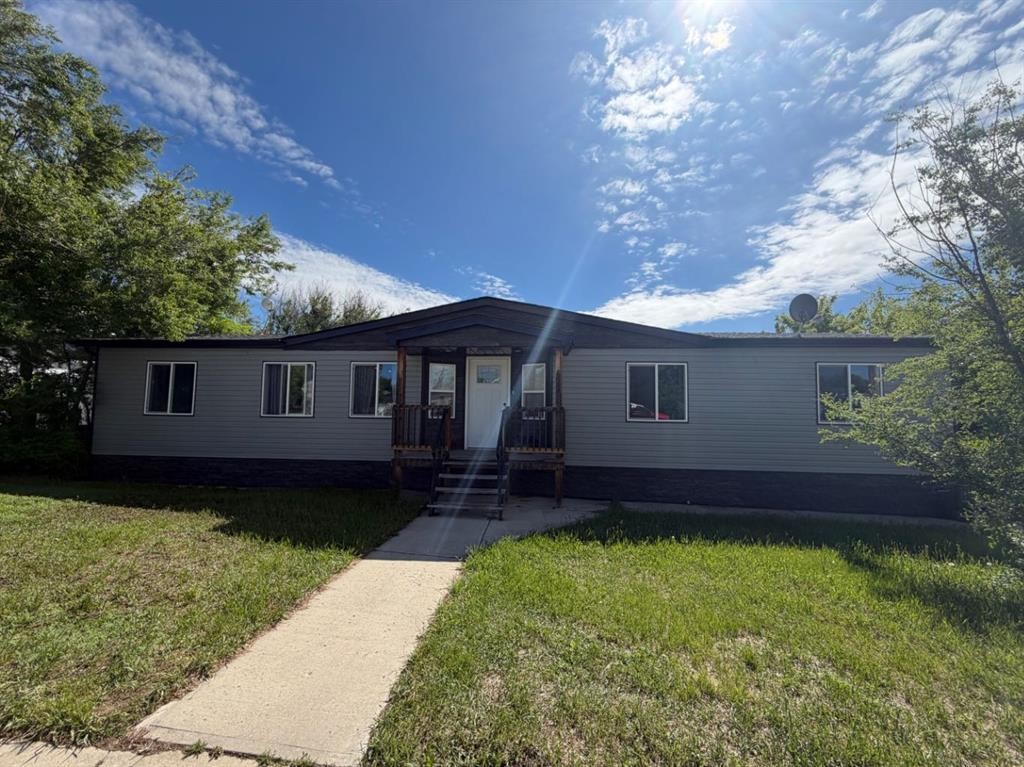 423 Bruce Avenue, Carbon, AB