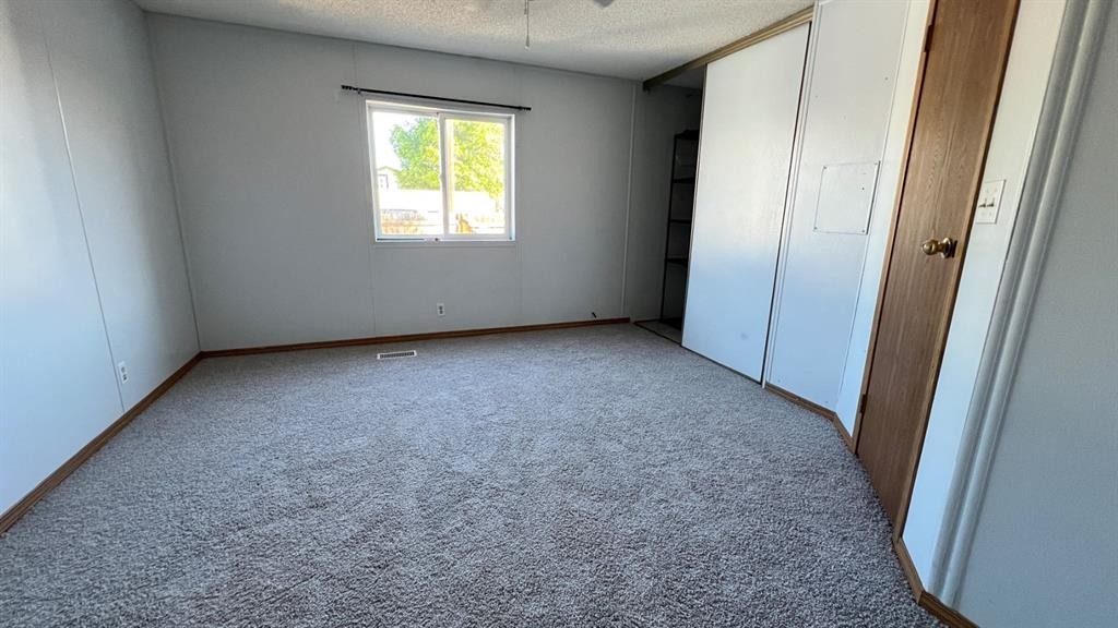 210 1St Ave West, Delia, AB