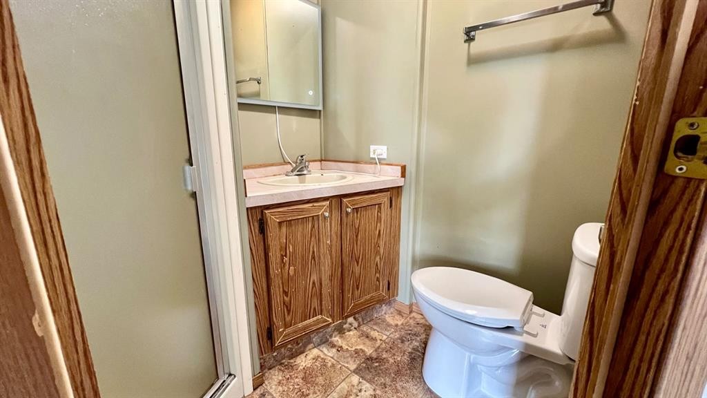 210 1St Ave West, Delia, AB
