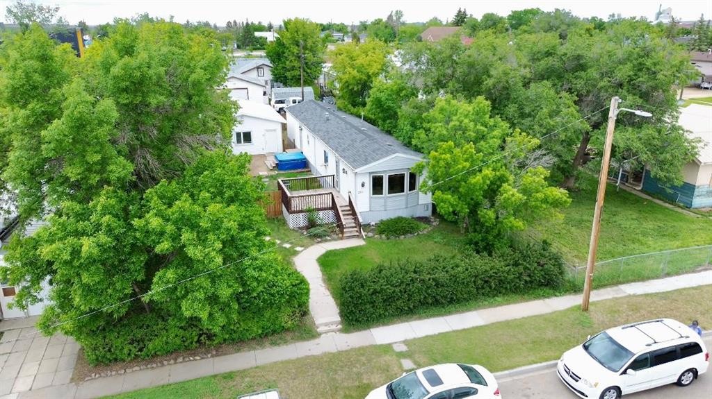 210 1St Ave West, Delia, AB