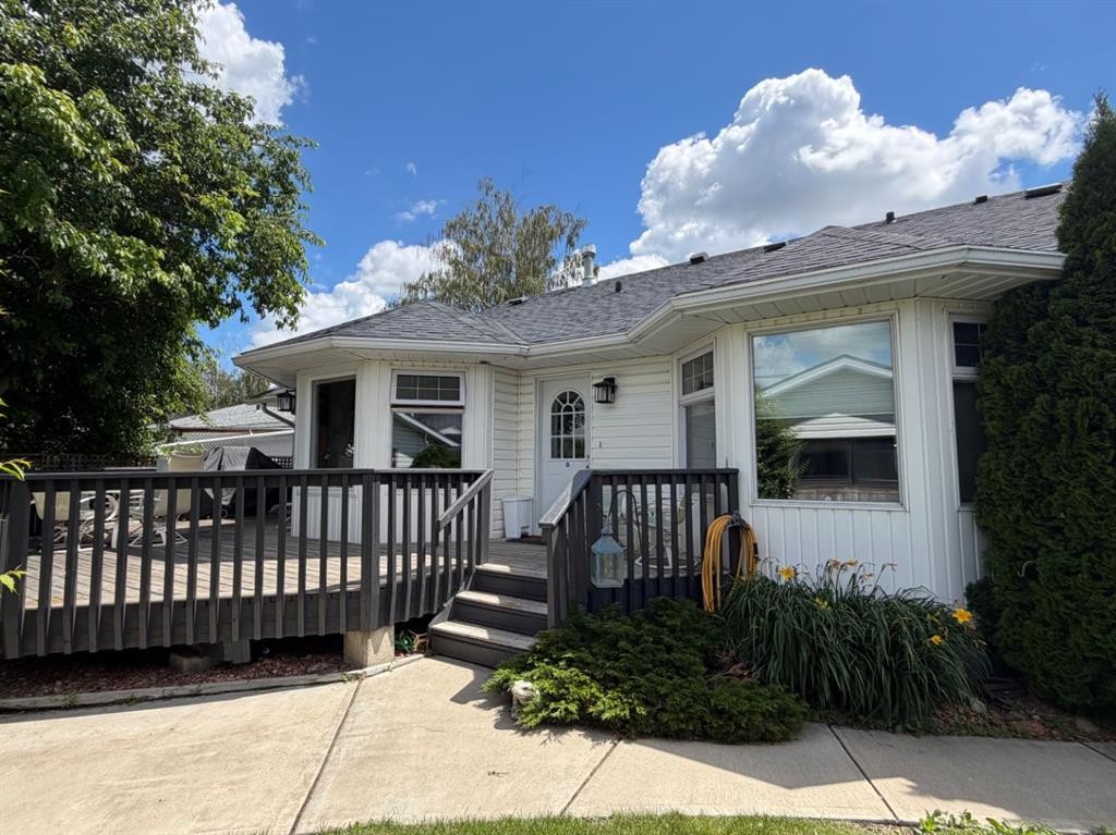 415 8 Street East, Drumheller, AB