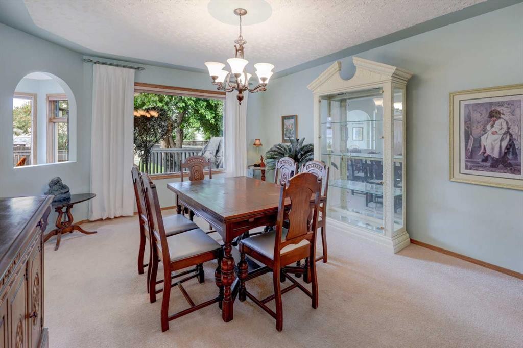 415 8 Street East, Drumheller, AB