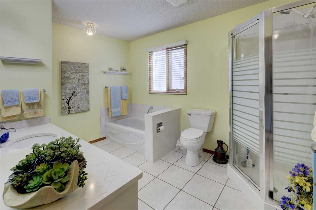 415 8 Street East, Drumheller, AB