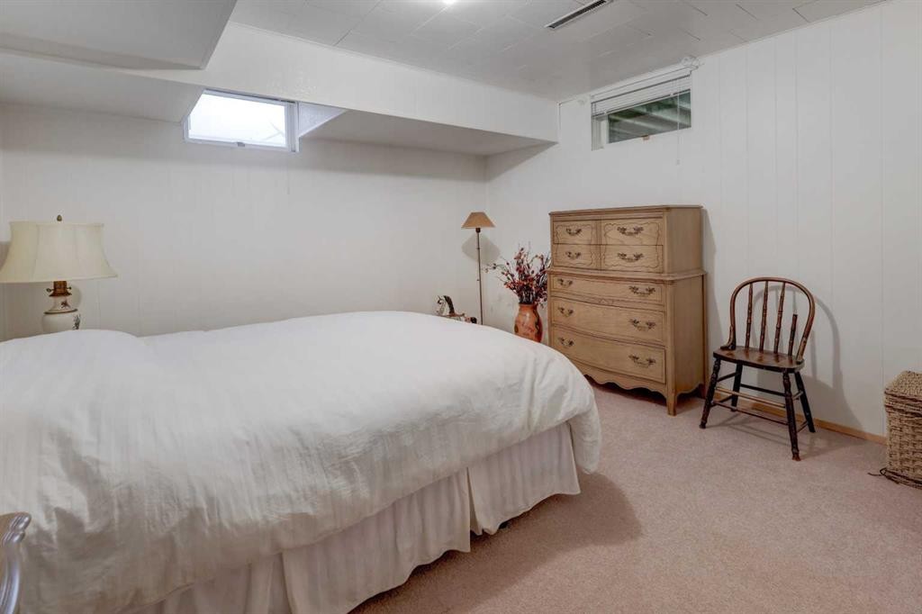 415 8 Street East, Drumheller, AB
