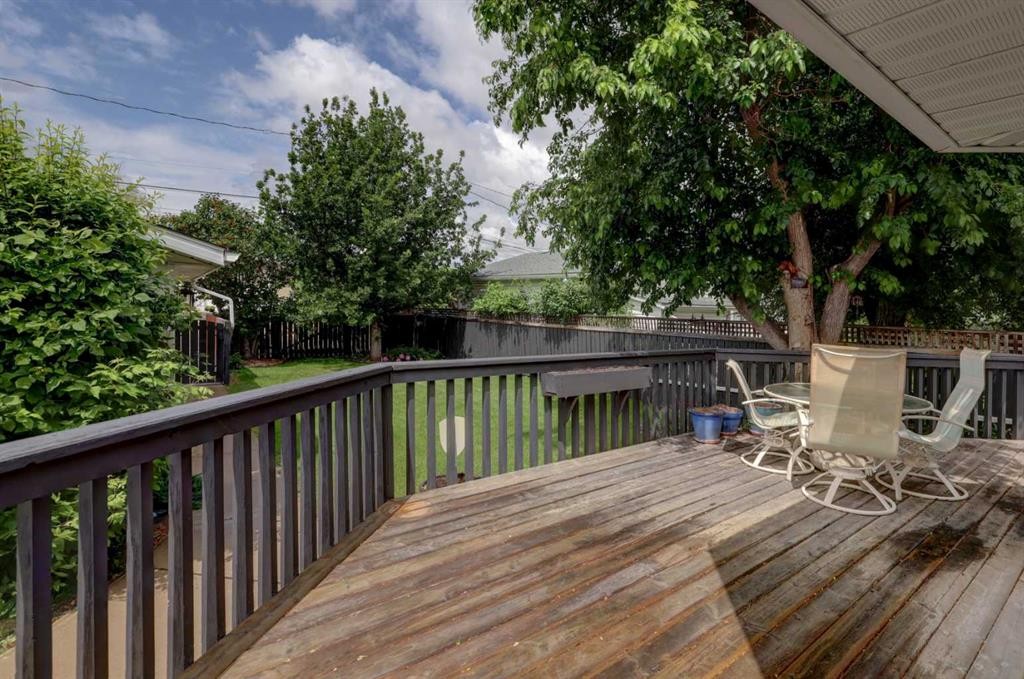 415 8 Street East, Drumheller, AB