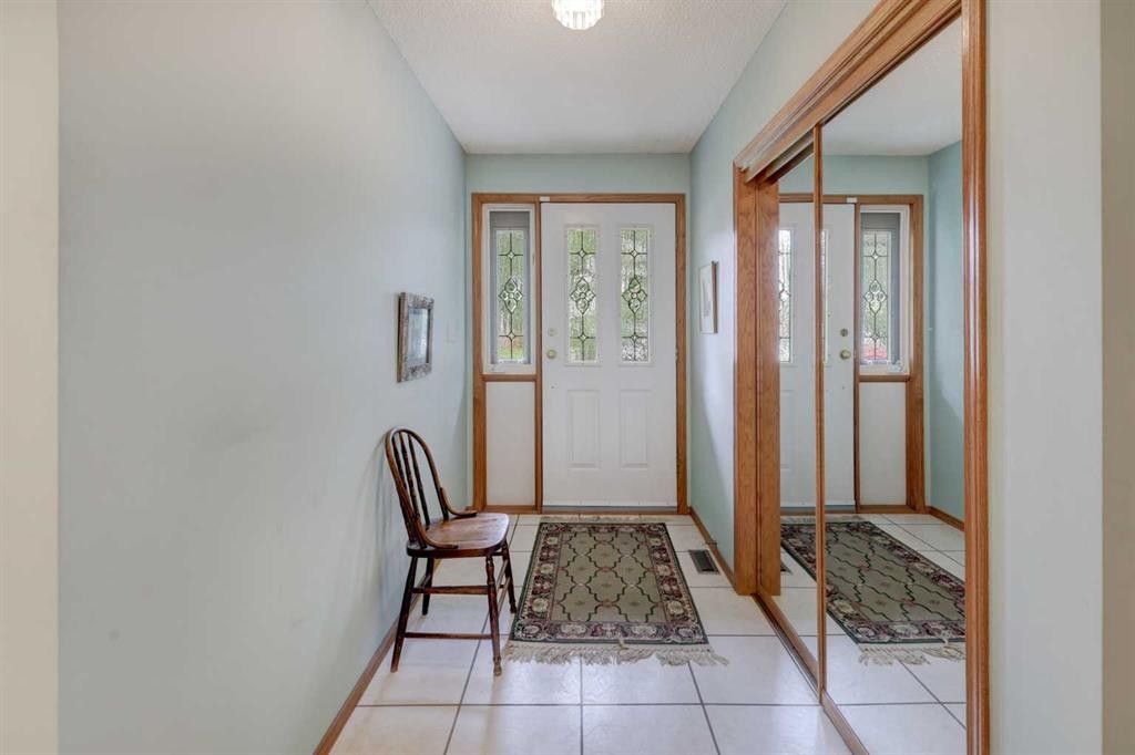 415 8 Street East, Drumheller, AB