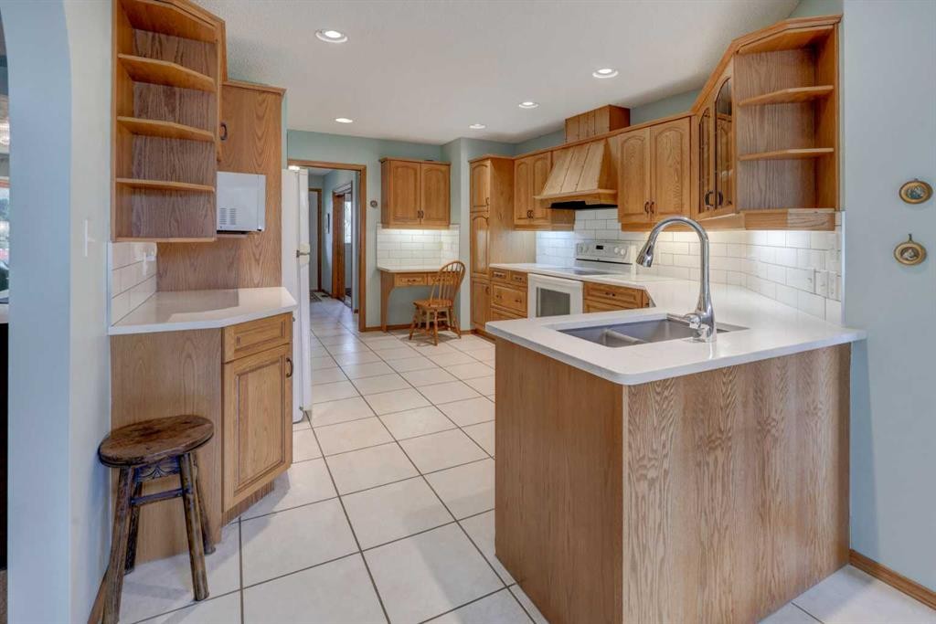 415 8 Street East, Drumheller, AB