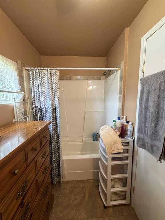 830 1 Avenue, Vauxhall, AB