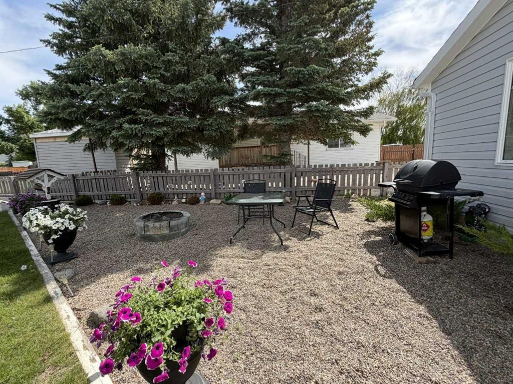 830 1 Avenue, Vauxhall, AB