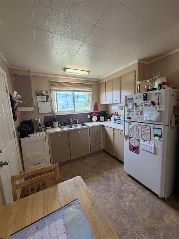 830 1 Avenue, Vauxhall, AB
