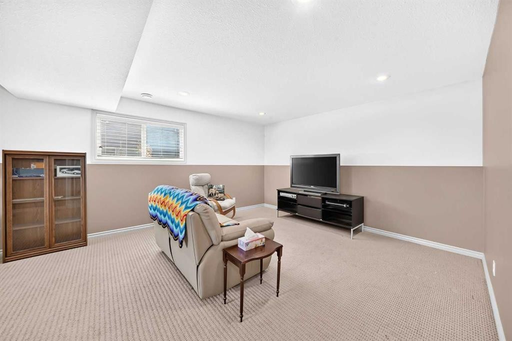 45 Vantage Crescent, Olds, AB