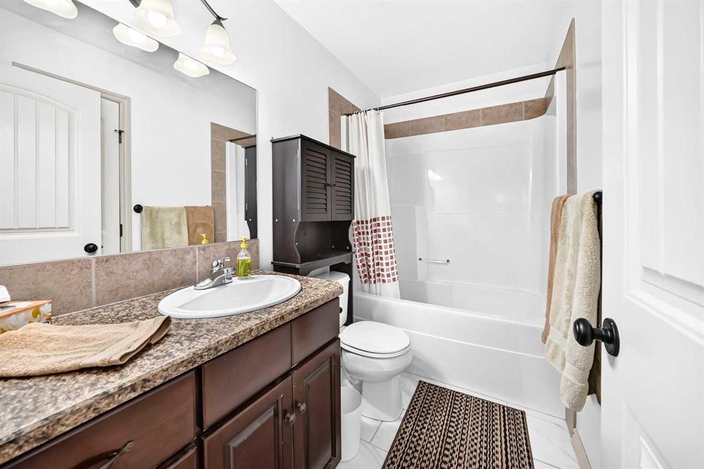 45 Vantage Crescent, Olds, AB